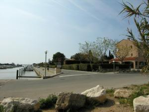 Appartement Studio Mezzanine vue port et mer Traverse des Pêcheurs 83250 La Londe-les-Maures Provence-Alpes-Côte d\'Azur