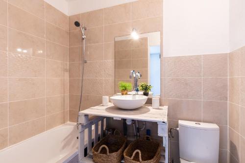 Studio mignon avec terrasse quartier du golf