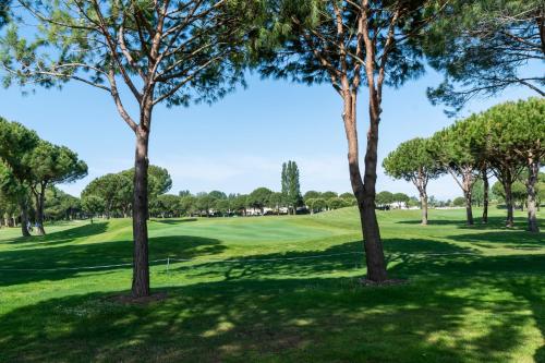 Studio mignon avec terrasse quartier du golf