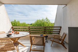 Studio mignon avec terrasse quartier du golf
