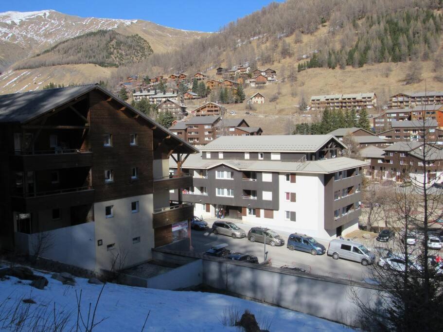 studio moderne avec coin montagne la vallée blanche 2 La Foux d Allos rn47 la vallée blanche 2, 04260 La Foux