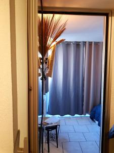 Studio moderne classe 2 dans marina proche mer et etang - lit wifi fibre et parking privé