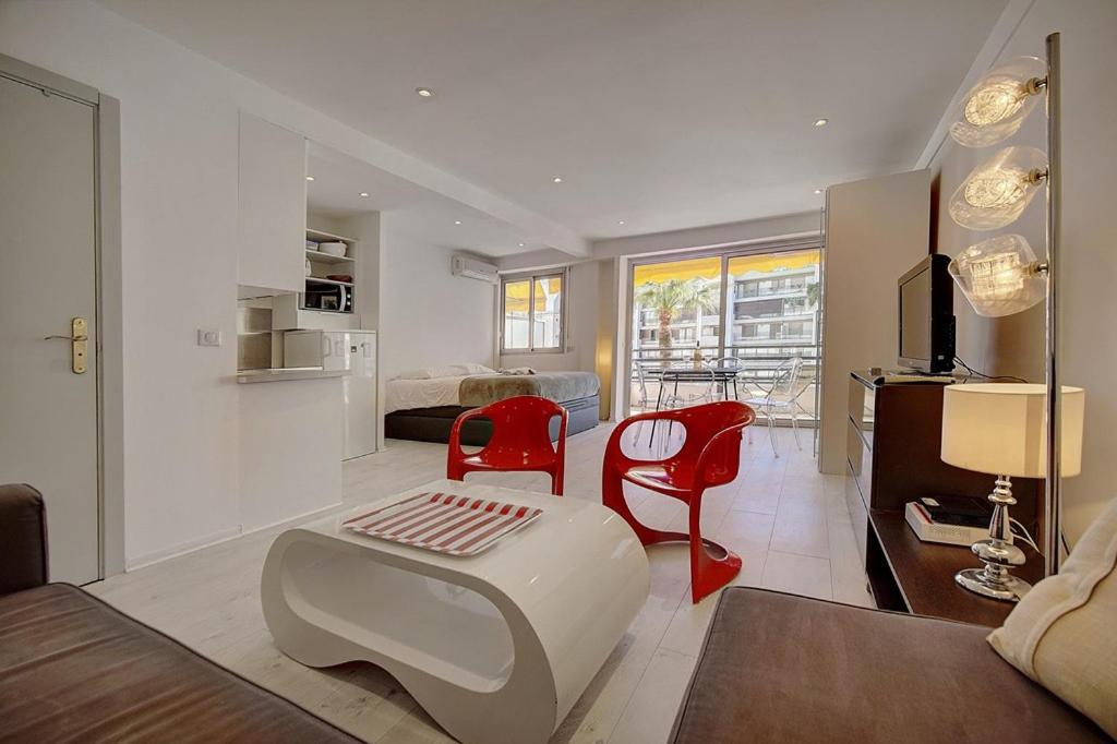 STUDIO MODERNE et LUMINEUX PROCHE CROISETTE A0B132 Rouaze, 16-18, 06400 Cannes