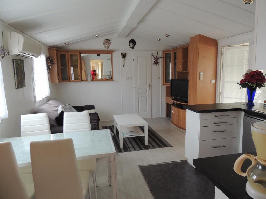 Studio moderne, hypercentre de Cholet, arrivée autonome ! 49300 Cholet