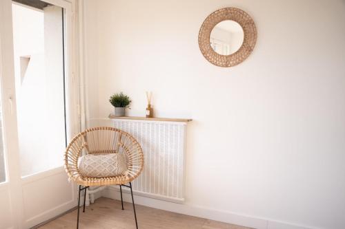Studio moderne refait à neuf avec balcon