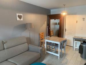 Appartement Studio Mont-Dore, 1 pièce, 2 personnes - FR-1-415-108 42 AVENUE DU GENERAL LECLERC 63240 Le Mont-Dore Auvergne