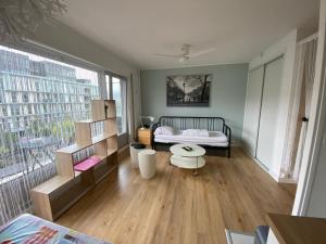 Studio Morgane-balcon couvert-wifi-près centre-linge et ménage