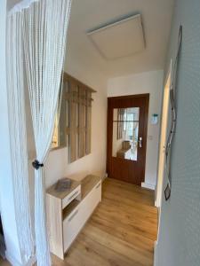 Studio Morgane-balcon couvert-wifi-près centre-linge et ménage
