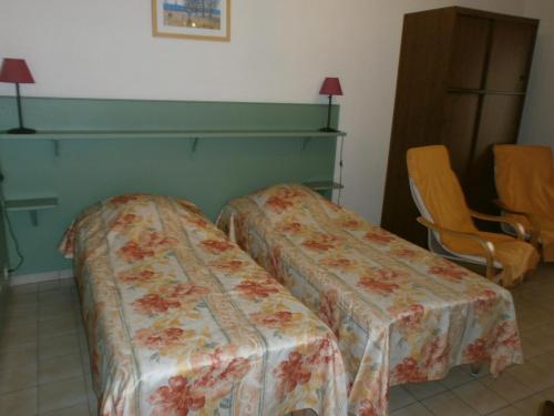 Studio n°2 avec terrasse, agréable, bien situé