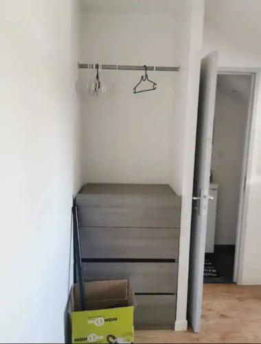 Studio n13 en plein centre ville bruat