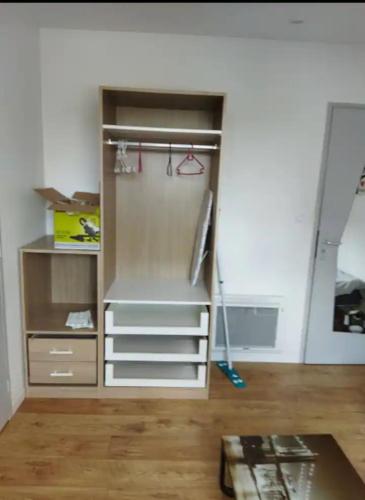 Studio n14 rénové en plein centre ville rue bruat