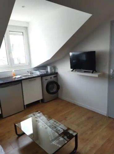 Studio n14 rénové en plein centre ville rue bruat