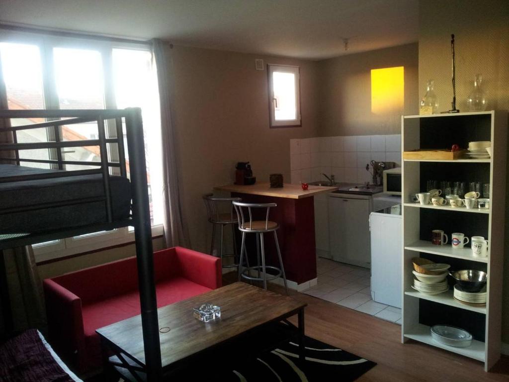 Appartement Studio near Paris Métro Robespierre 105B Rue Victor Hugo 93170 Bagnolet