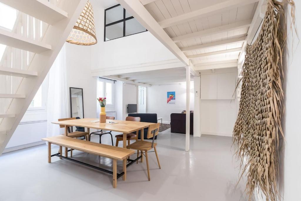 Studio near Paris Métro Robespierre