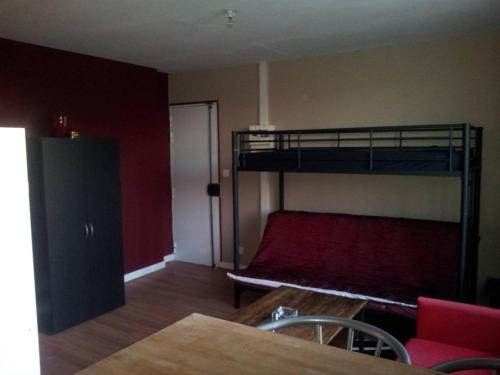 Studio near Paris Métro Robespierre