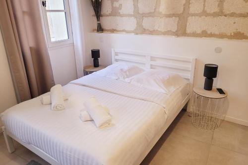 Studio Near The Ramparts Of Avignon
