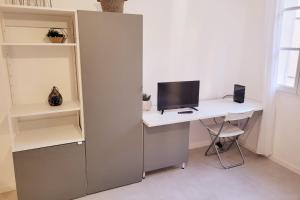 Studio Near The Ramparts Of Avignon
