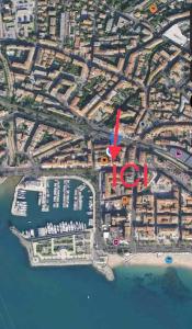 Studio neuf à 100 m des plages et de la gare