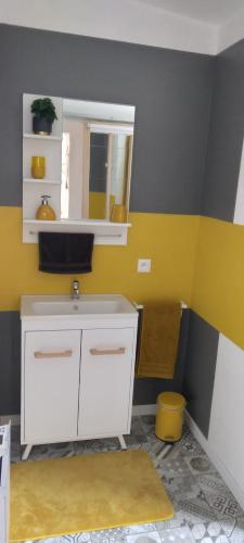 Studio neuf dans propriété au bord de la mer