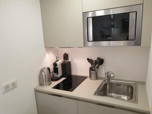 STUDIO NEUF ET CHARMANT VIEIL ANTIBES