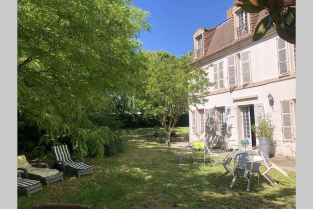 Studio neuf lumineux proche plage 14800 Deauville