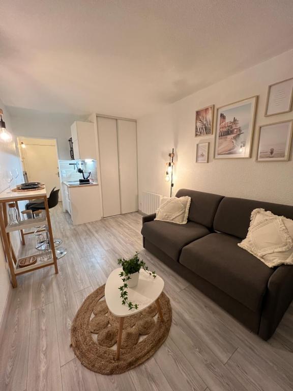 Studio Nice port 2ème étage, appartement 215 82 Rue Barberis, 06300 Nice