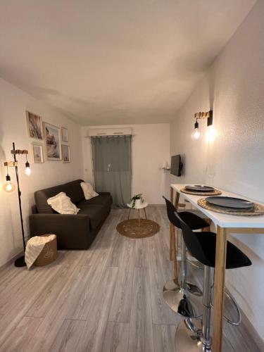 Studio Nice port