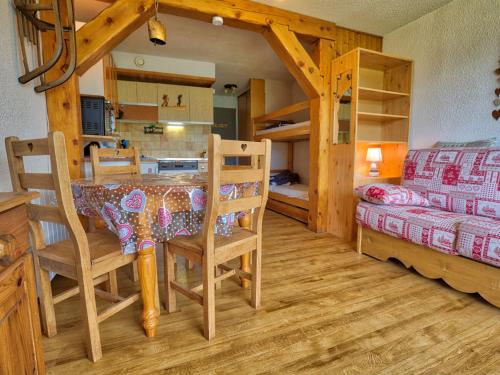Studio Notre-Dame-de-Bellecombe, 1 pièce, 4 personnes - FR-1-505-83