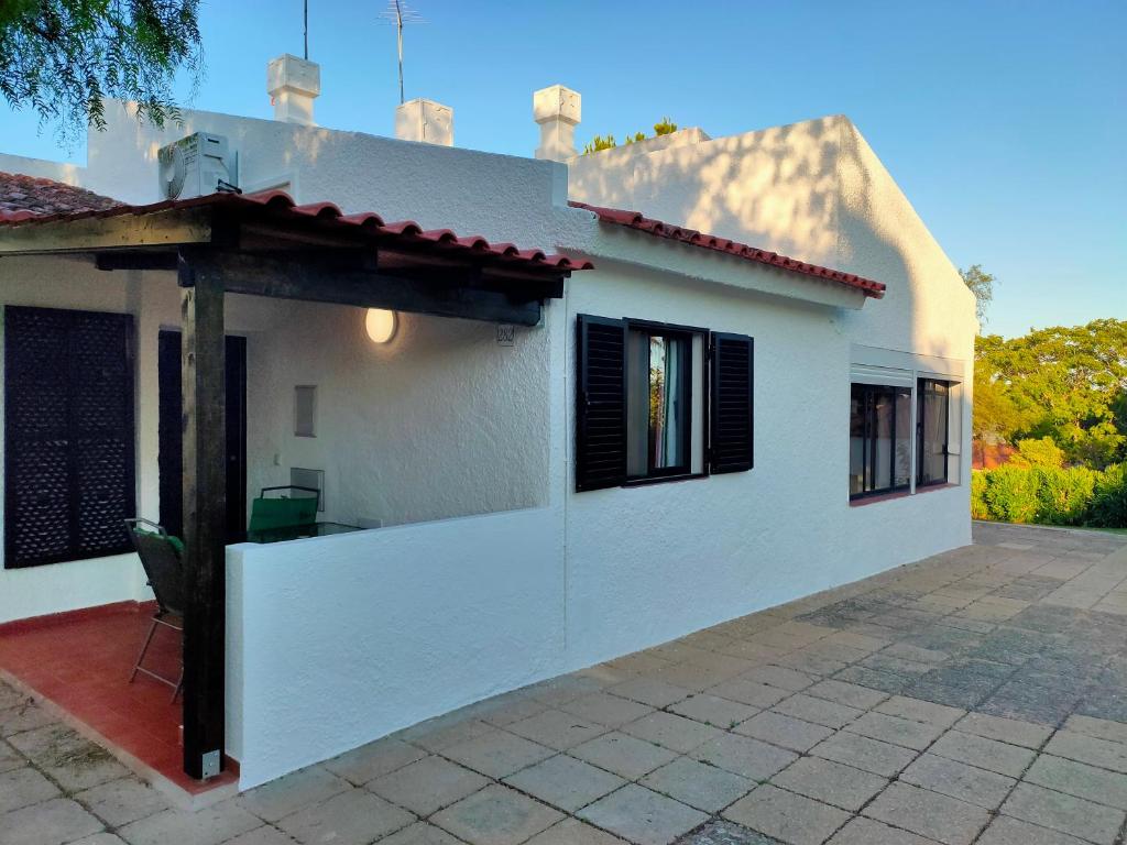 Studio Pedras d'el Rei Aldeamento Pedras d'el Rei 282, 8800-531 Santa Luzia