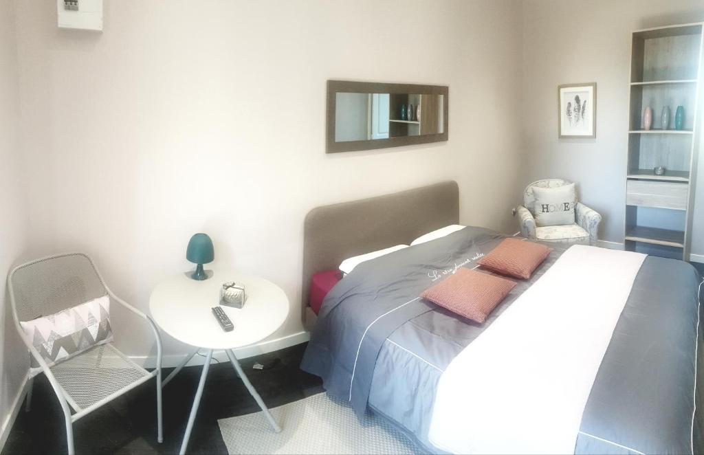 Studio Phare de Kernevest-1 56470 La Trinité-sur-Mer