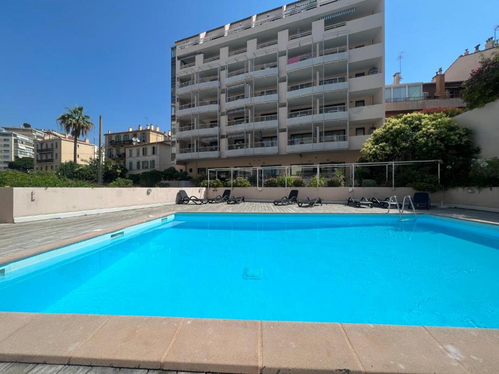 Appartement Studio piscine mer cannes banane palais des festivals 91 Rue Georges Clemenceau 06400 Cannes