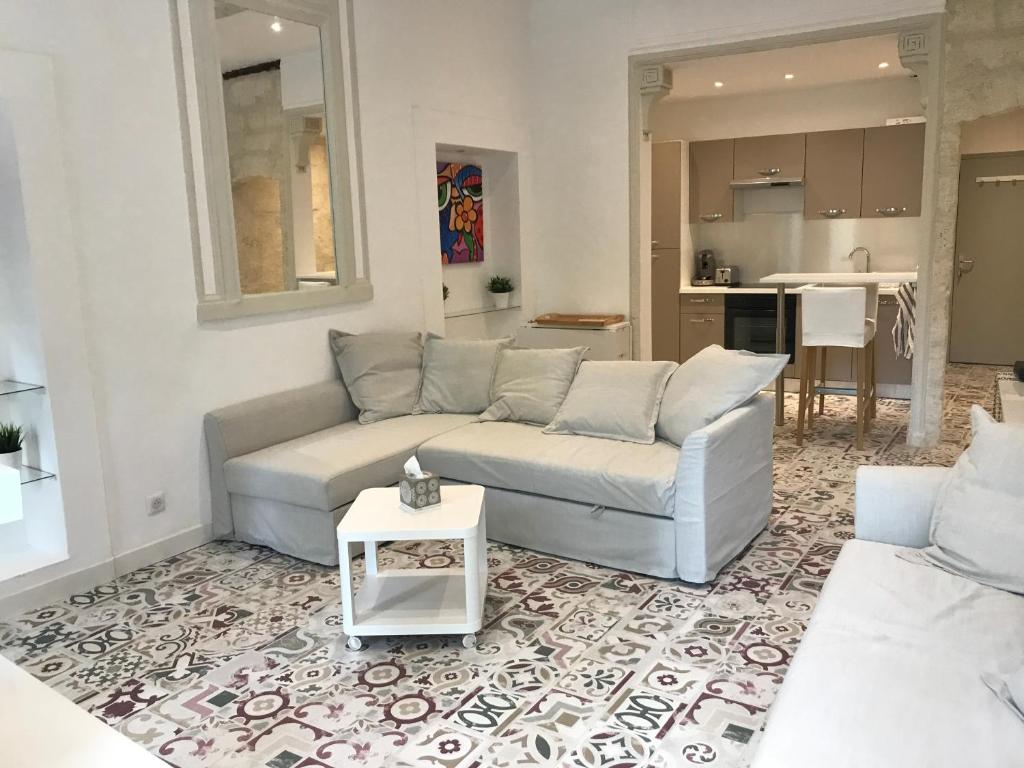 Appartement studio place de l'horloge 4 rue de mons 84000 Avignon