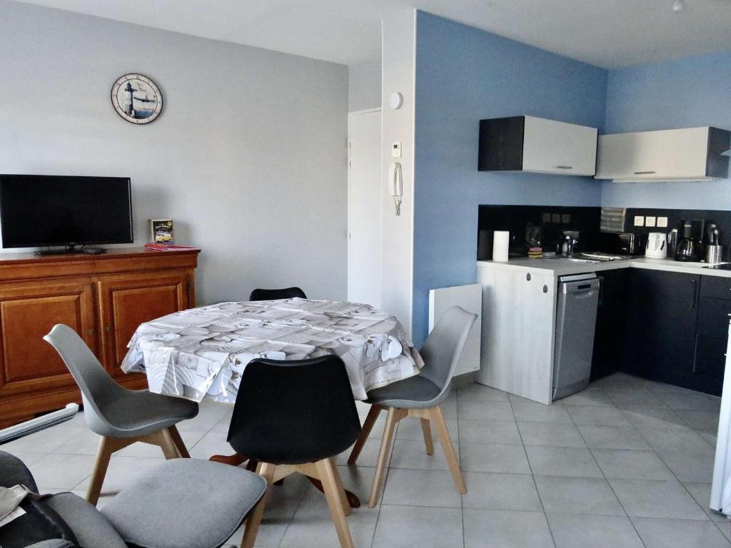 Appartement Studio Plouhinec Morbihan, 1 pièce, 2 personnes - FR-1-479-118 34 B Résidence Clos du Mezat Bras Appartement N°4 - Bâtiment 1 - RDC 56680 Plouhinec