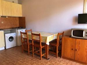 Appartement Studio Port Barcarès, 1 pièce, 4 personnes - FR-1-81-235 Atlantis - 59 D Rdc - Avenue De La Grande Plage 66420 Le Barcarès Languedoc-Roussillon