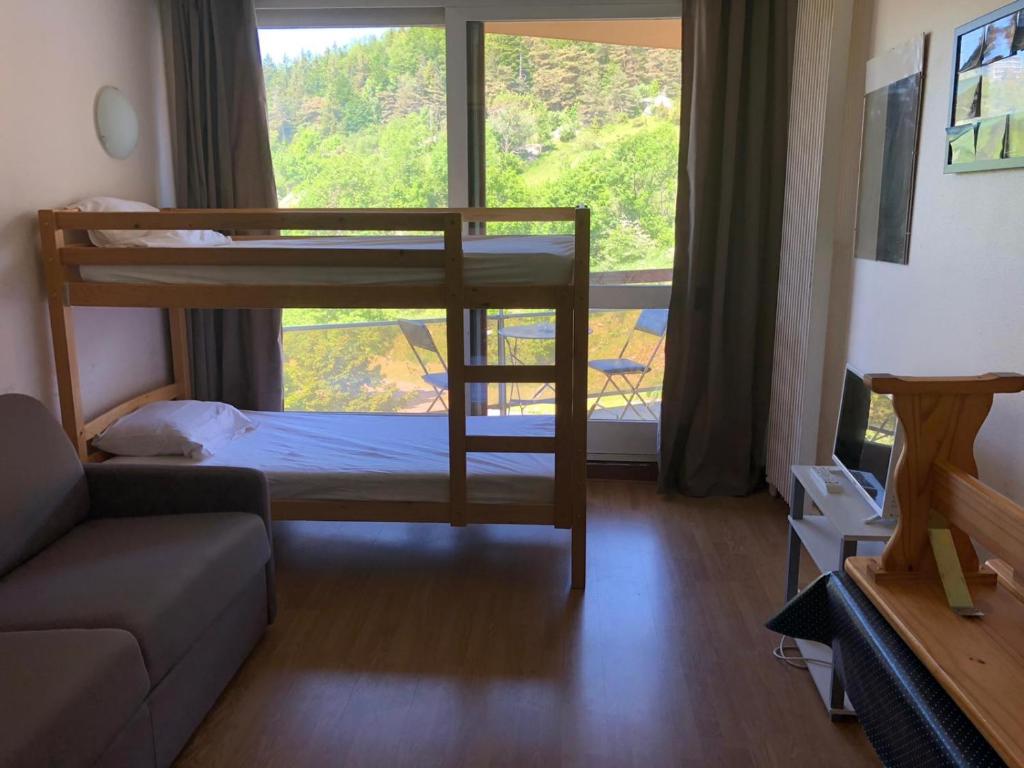 STUDIO PORT D’HYÈRES VUE MER ET ÎLES DE PORQUEROLLES ET PORT-CROS 83400 Hyères