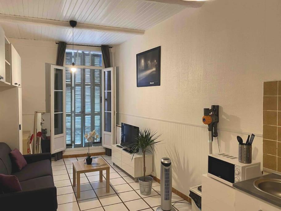 Appartement Studio port de Toulon 2 place Gambetta 83000 Toulon