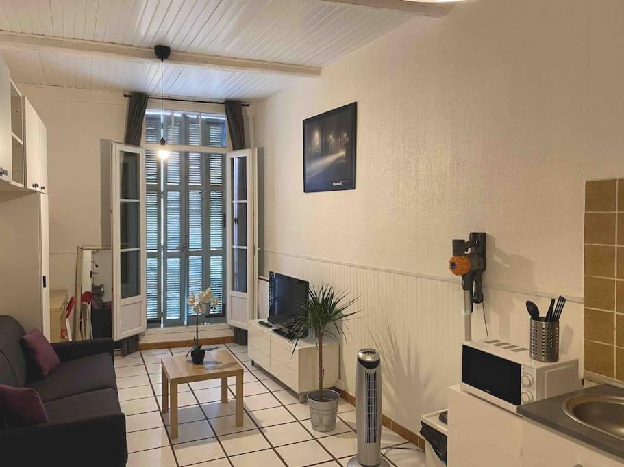 Studio port de Toulon 2 place Gambetta, 83000 Toulon
