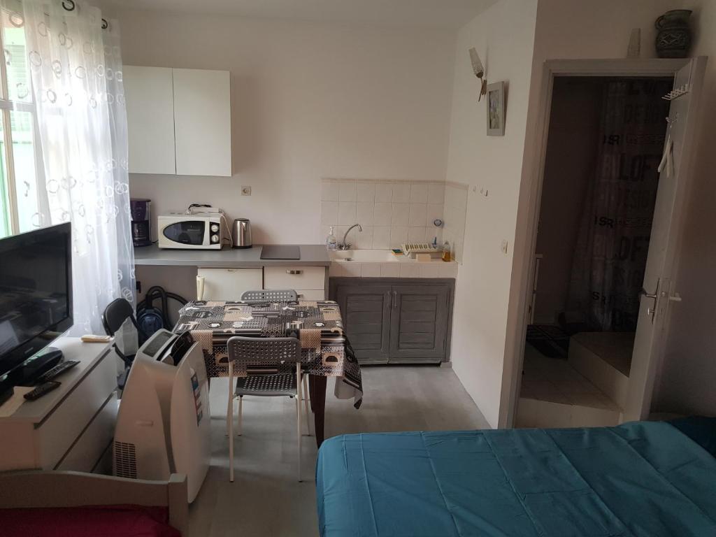 studio pour 3 personnes au calme dans villa 6 Rue de Montségur, 06100 Nice