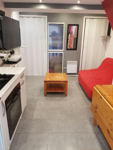 Appartement Studio pour amoureux,entreprise,peche,sport,plage. 70 Rue de la République 11210 Port-la-Nouvelle Languedoc-Roussillon