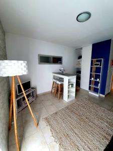 Appartement studio presqu'île Fouras proche de la plage parking privé 52 Rue Pierre Loti 17450 Fouras -1