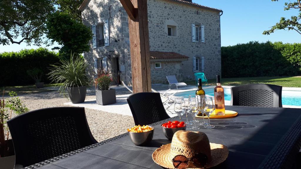 Studio privatif au calme, spa et piscine