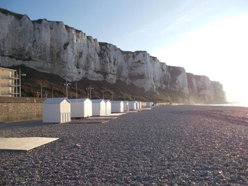 Studio proche des falaises, du port et des plages