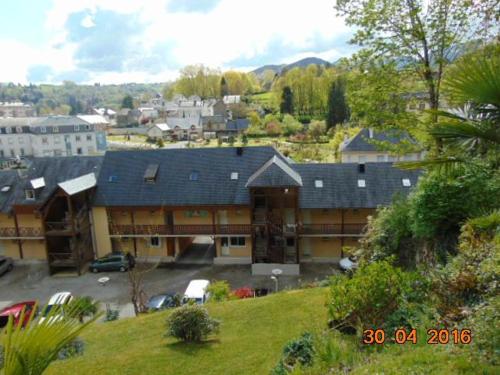Studio proche des thermes en rez-de-chaussée avec place de parking