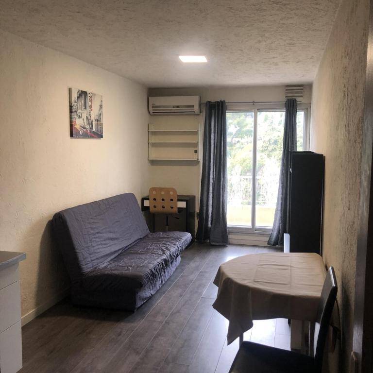 Appartement Studio proche mer! 126 Avenue de la Californie 06200 Nice