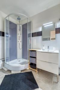Studio : Proche Paris et Tous commerces