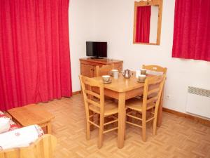 Appartement Studio Puy-Saint-Vincent, 1 pièce, 2 personnes - FR-1-504-341 CLOT DES LEOTHAUDS STATION 1800 05290 Puy-Saint-Vincent Provence-Alpes-Côte d\'Azur