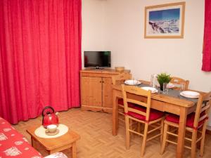 Appartement Studio Puy-Saint-Vincent, 1 pièce, 4 personnes - FR-1-504-236 CLOT DES LEOTHAUDS STATION 1800 05290 Puy-Saint-Vincent Provence-Alpes-Côte d\'Azur