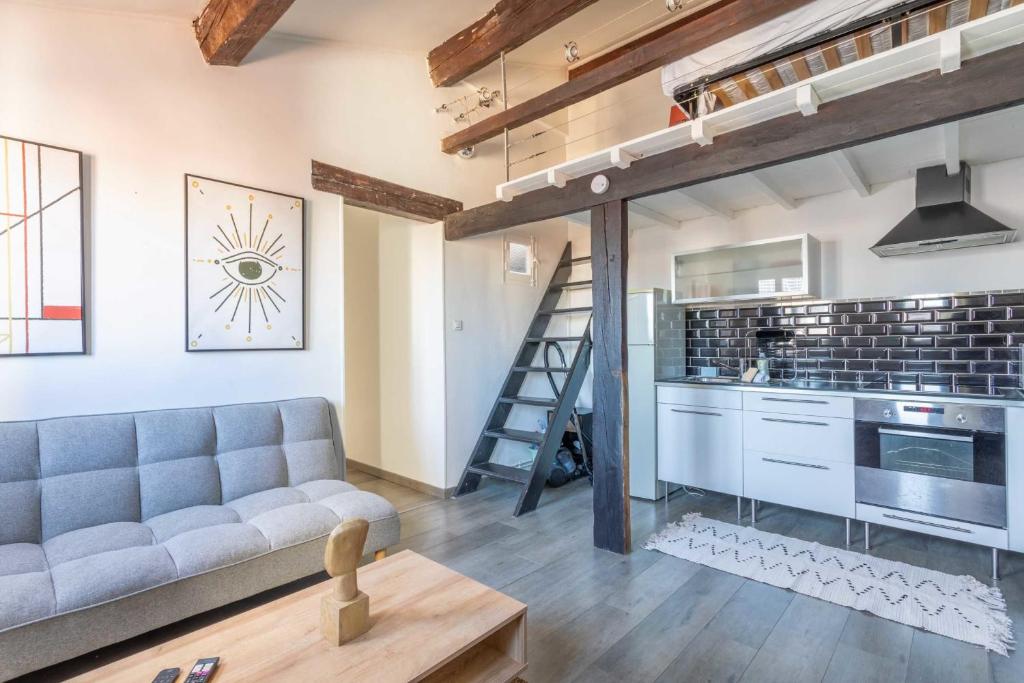 Studio Rayol-Canadel-sur-Mer, 1 pièce, 4 personnes - FR-1-100-275 83820 Rayol-Canadel-sur-Mer