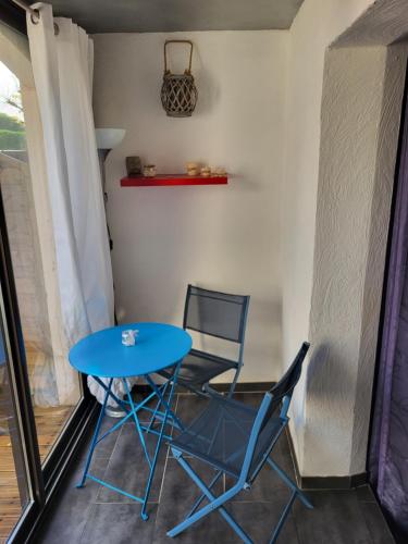 Studio RDC, terrasse, parking