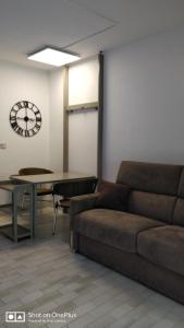 STUDIO RDJ TERRASSE PISCINE SANARY SUR MER
